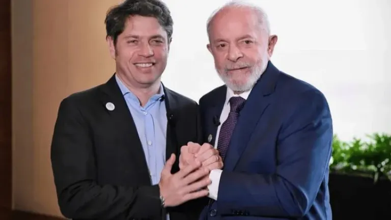 Axel Kicillof se reunió con Lula Da Silva en México