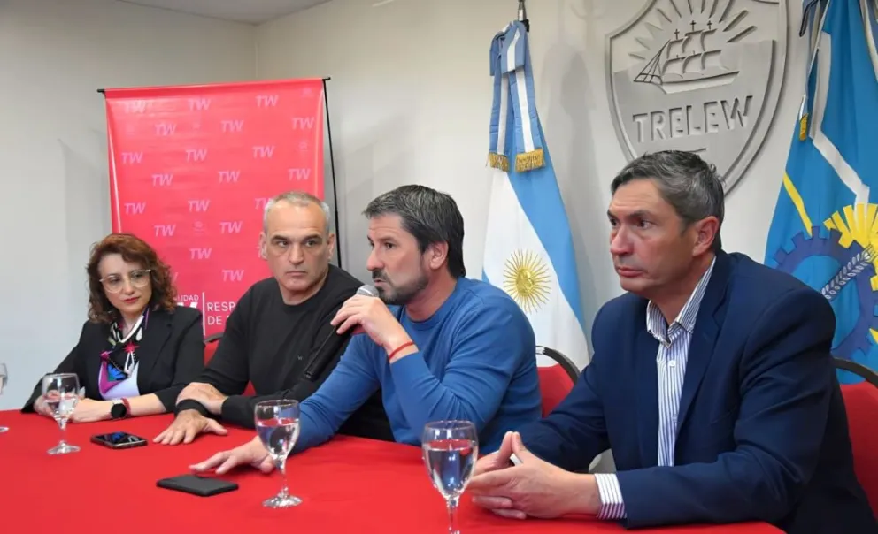 Trelew: Merino presentó "Octubre sin plástico", una iniciativa comarcal para la gestión de residuos sólidos con eje en la economía circular