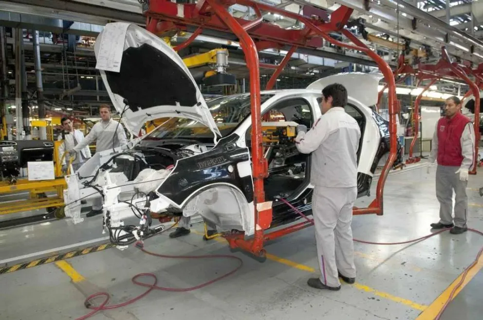 La producción automotriz bajó en septiembre 12,6% interanual, informó Adefa