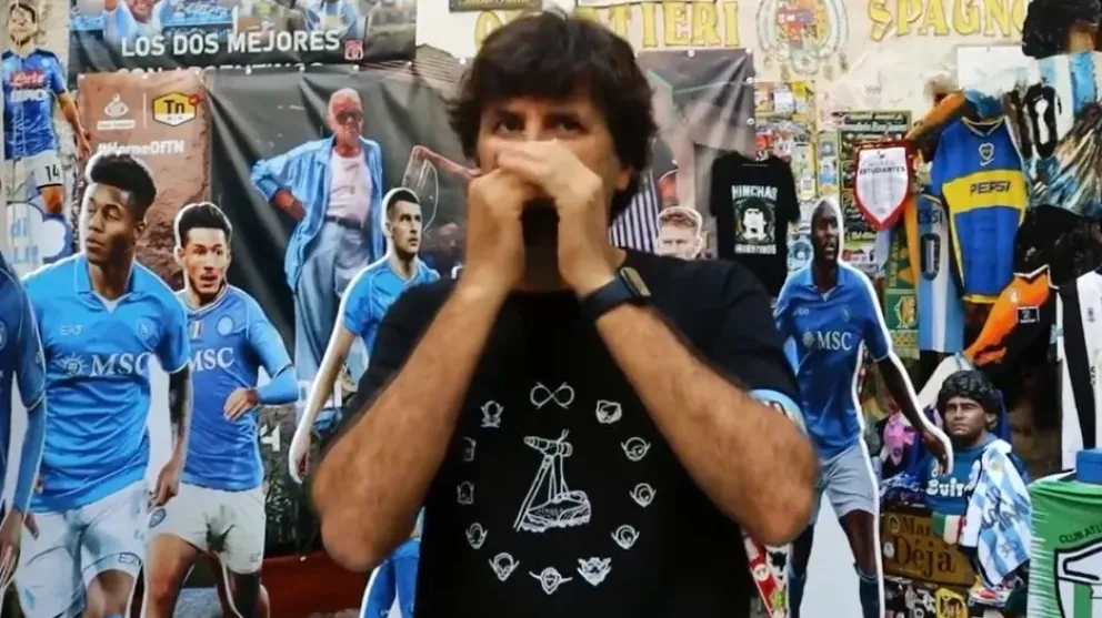 En medio de su gira europea y para homenajear a Maradona, Ciro tocó el Himno Nacional Argentino en el estadio del Nápoli