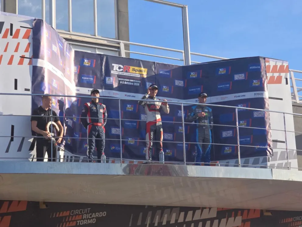 Doble victoria de "Nacho" Montenegro en Valencia y líder del campeonato del TC Europe