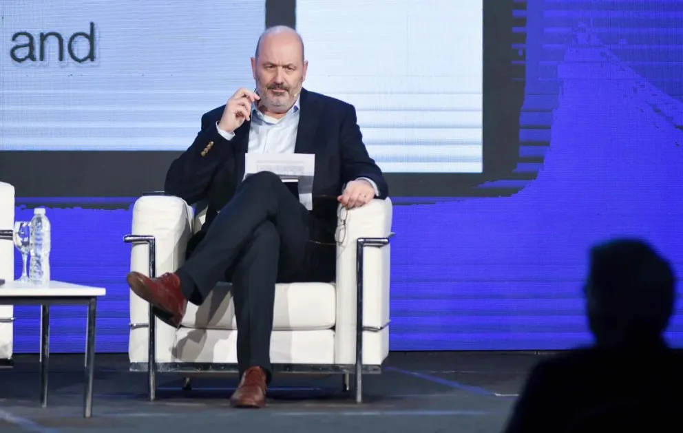 Sturzenegger anticipa nuevas medidas aduaneras y elogia al equipo de Milei: "es un líder sorprendente"