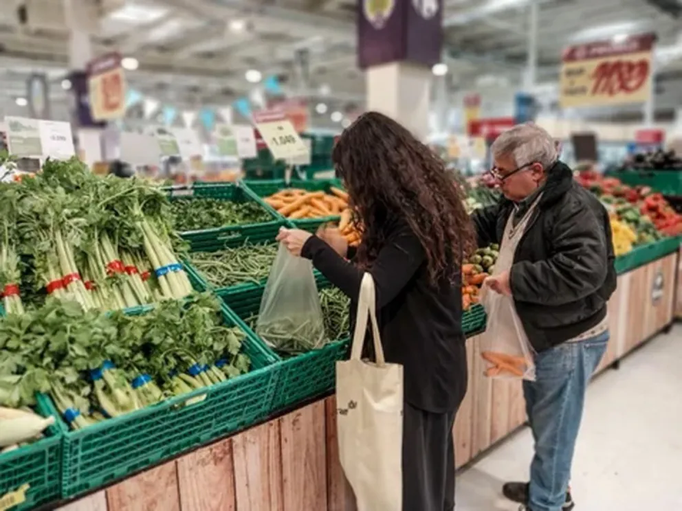 Inflación: se dará a conocer el dato oficial de septiembre que habría perforado el 4%