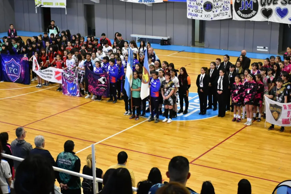 Futsal: Arrancó el primer Nacional de Clubes Femenino C13 y C15 en Comodoro