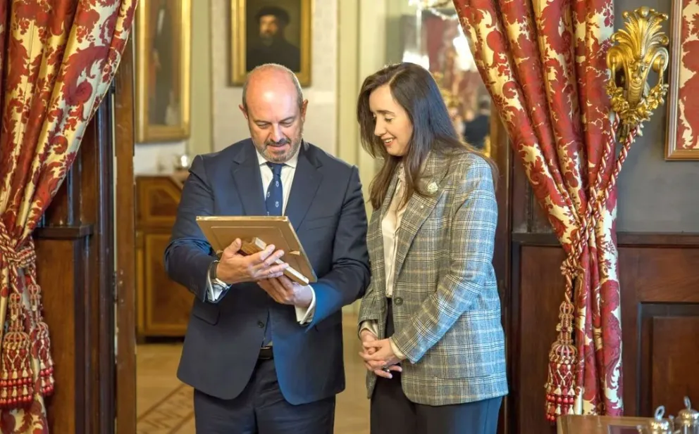 La vicepresidenta, con agenda propia: Primer viaje oficial por España e Italia.