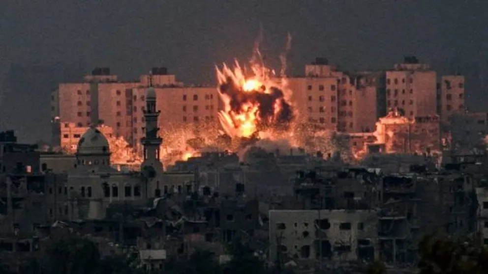 Violenta ofensiva israelí en el día aniversario de la masacre de Hamás