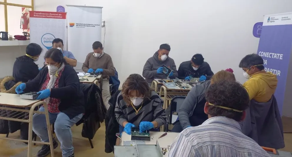 Fomentar Empleo Verde: Provincia desarrolló capacitaciones en gestión de residuos eléctricos y electrónicos