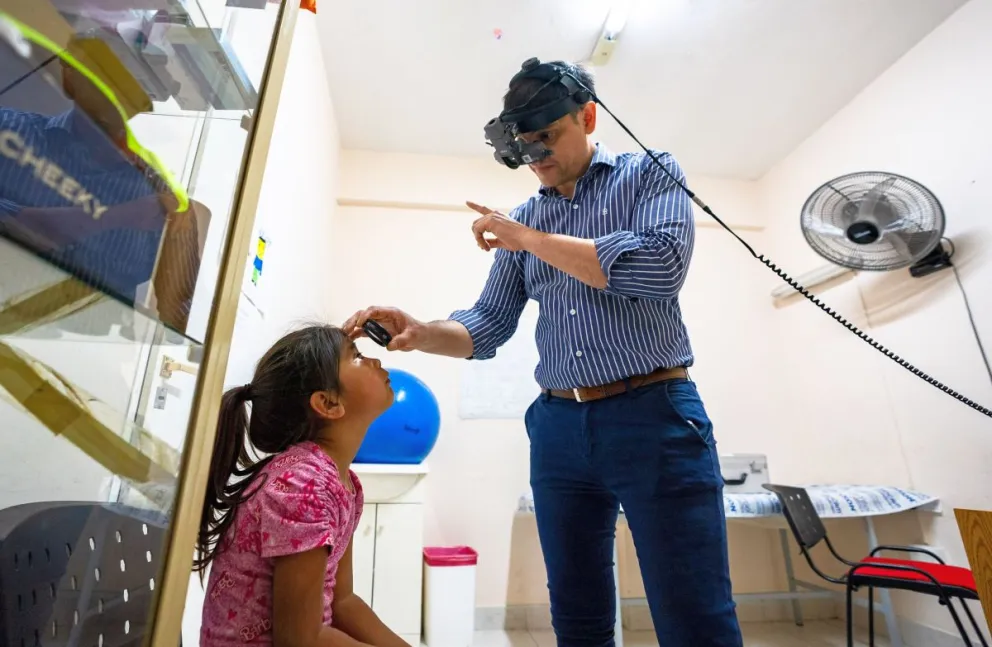 Más de 40 niños y adultos se realizaron controles de la visión en el Centro de Salud del barrio San Martín