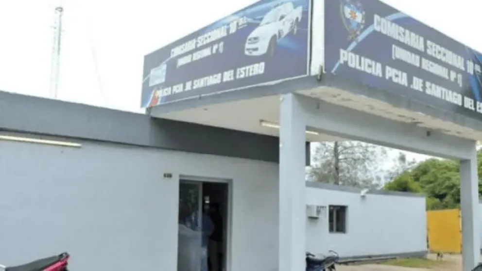 Un delincuente se "vistió" de pies a cabeza con bolsas de residuos y a punta de cuchillo asaltó un comercio