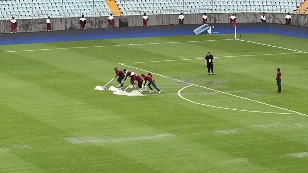 El partido Venezuela-Argentina está demorado por la abundante lluvia