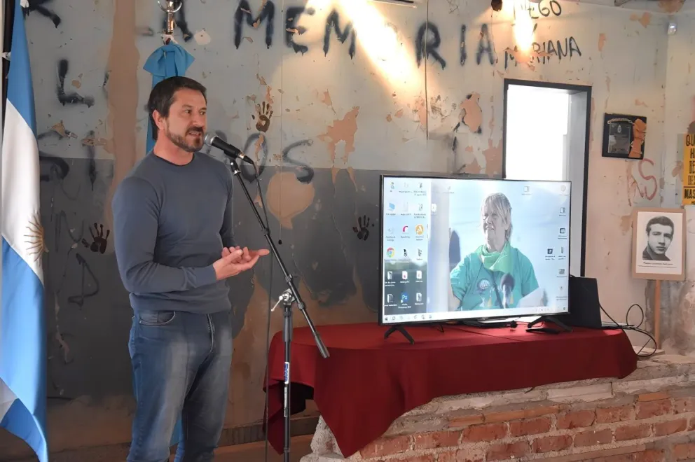 Merino participó de la inauguración de la sala de exposición "Hilda Magdalena Fredes: una mujer, todas las luchas"