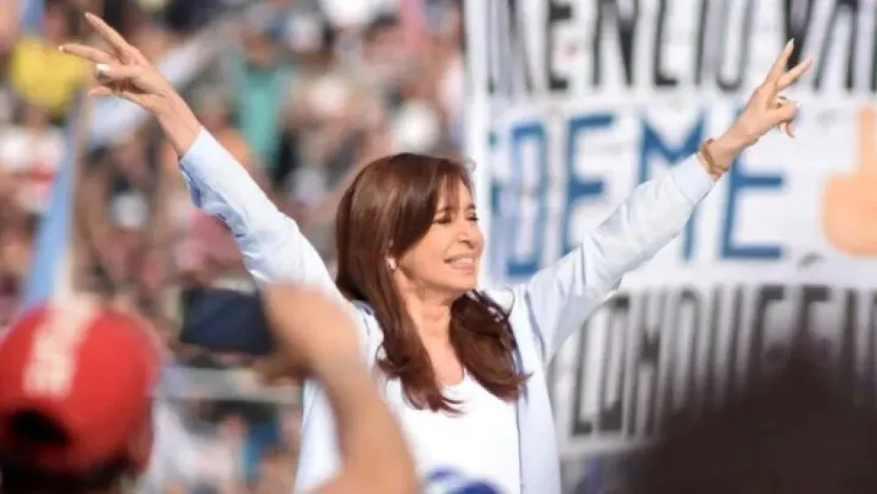 Cristina Kirchner competirá con la lista "Primero La Patria"