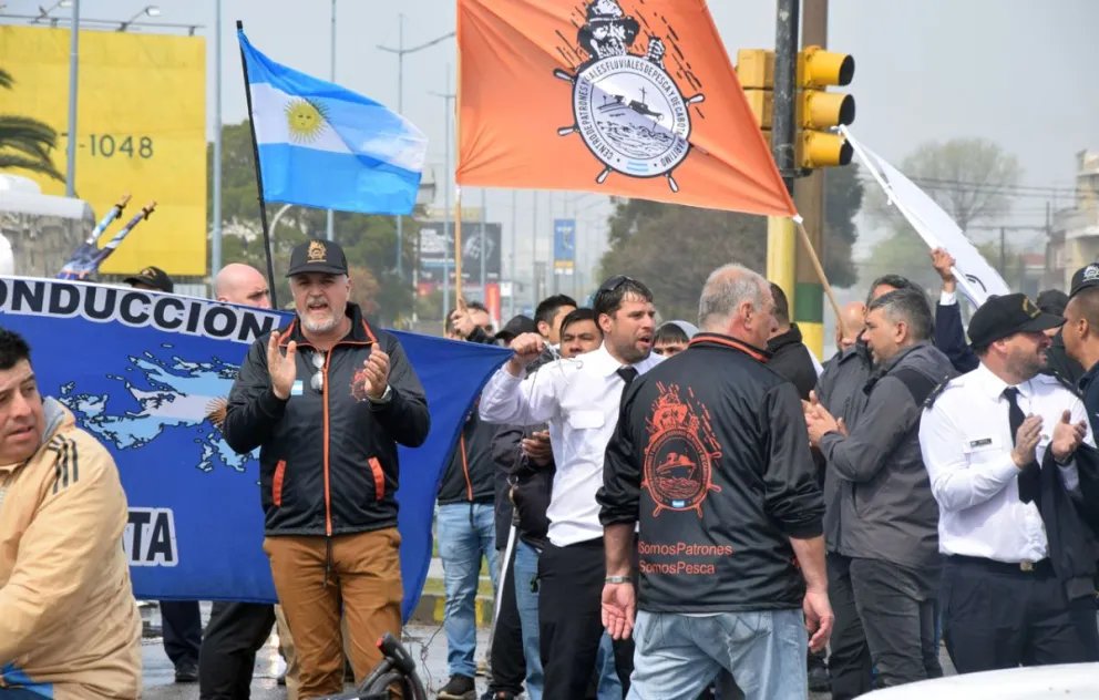El cierre de la Escuela Nacional de Pesca por parte del Gobierno de Milei toma repercusión internacional y suma rechazos en el mundo
