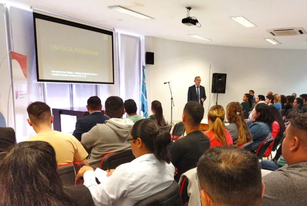 La Policía del Chubut se capacitó sobre prevención en trata y tráfico de personas
