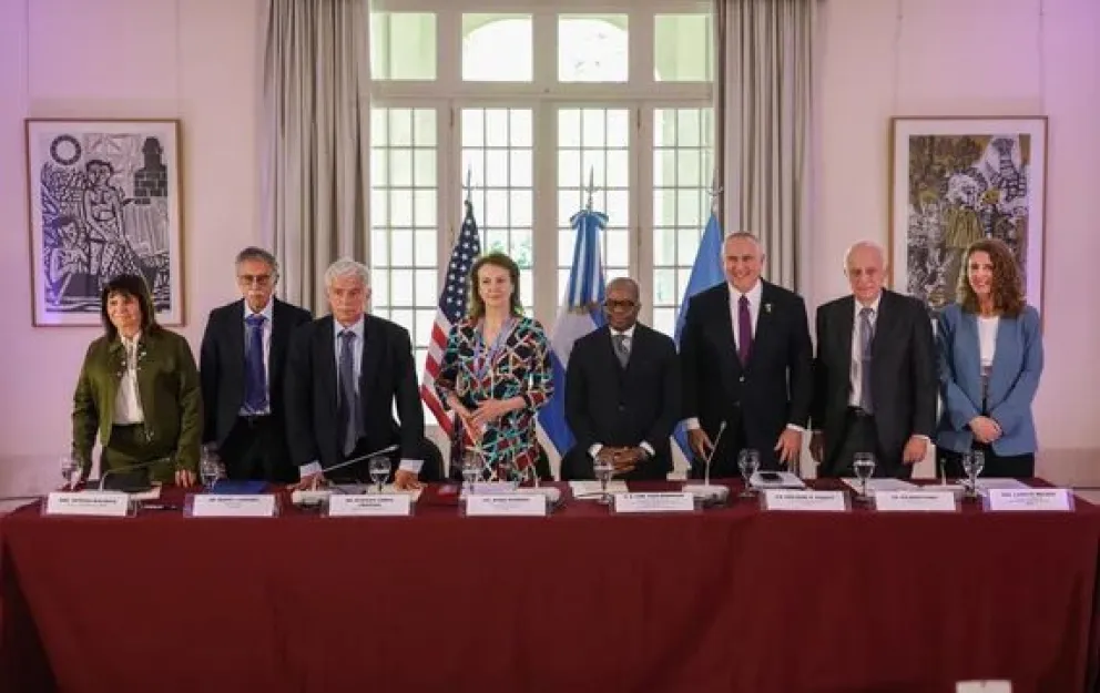  Argentina proyecta un "centro de inteligencia" regional contra las drogas sintéticas, con un enviado de los EEUU