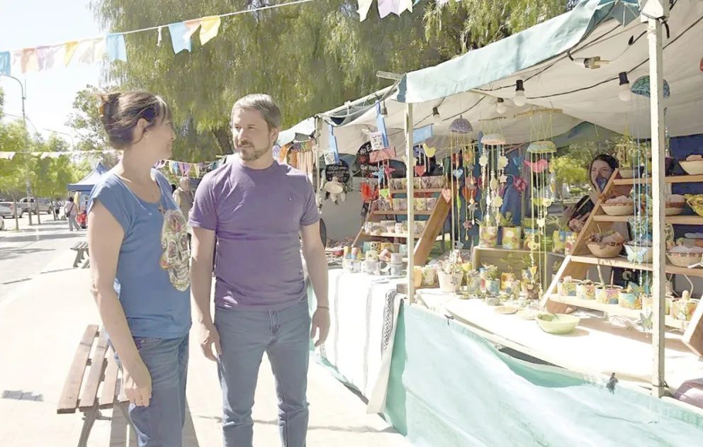 Trelew: Se inauguró la Feria de Artesanos "Día de la Madre"