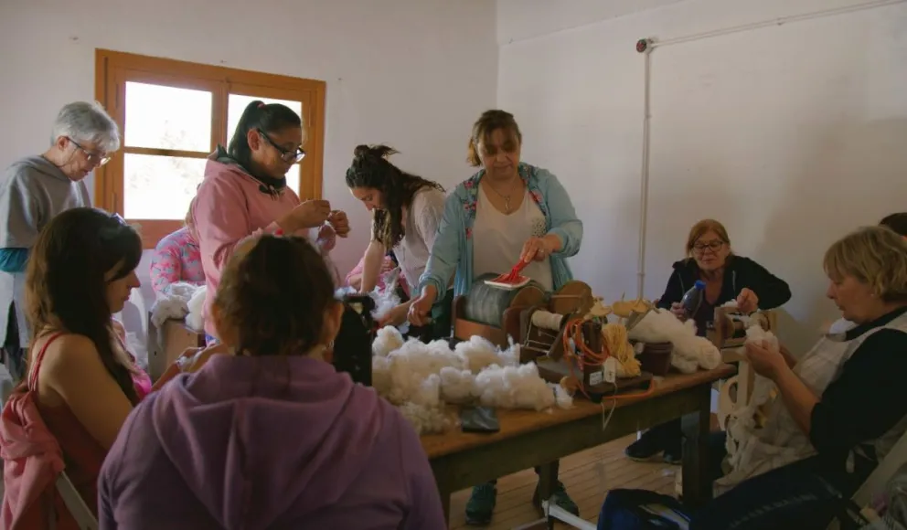 Encuentro con lo Nuestro: tejedoras e hilanderas de Camarones llegan a Trelew