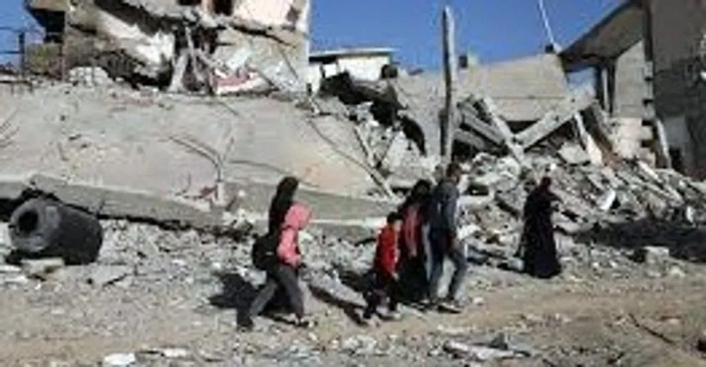 Numerosas víctimas por ataques aéreos israelíes en el centro y norte de Gaza 