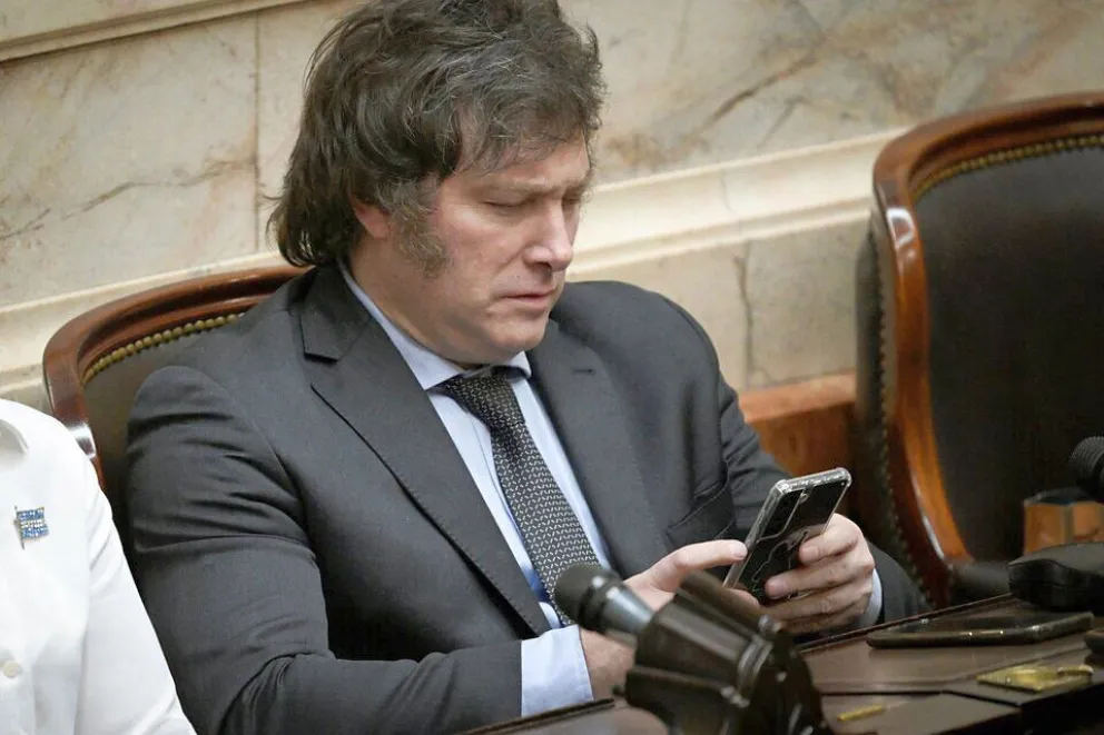El presidente Milei sigue muy preocupado por la actualidad de la AFA y confesó que el fútbol es una de sus “batallas más importantes”
