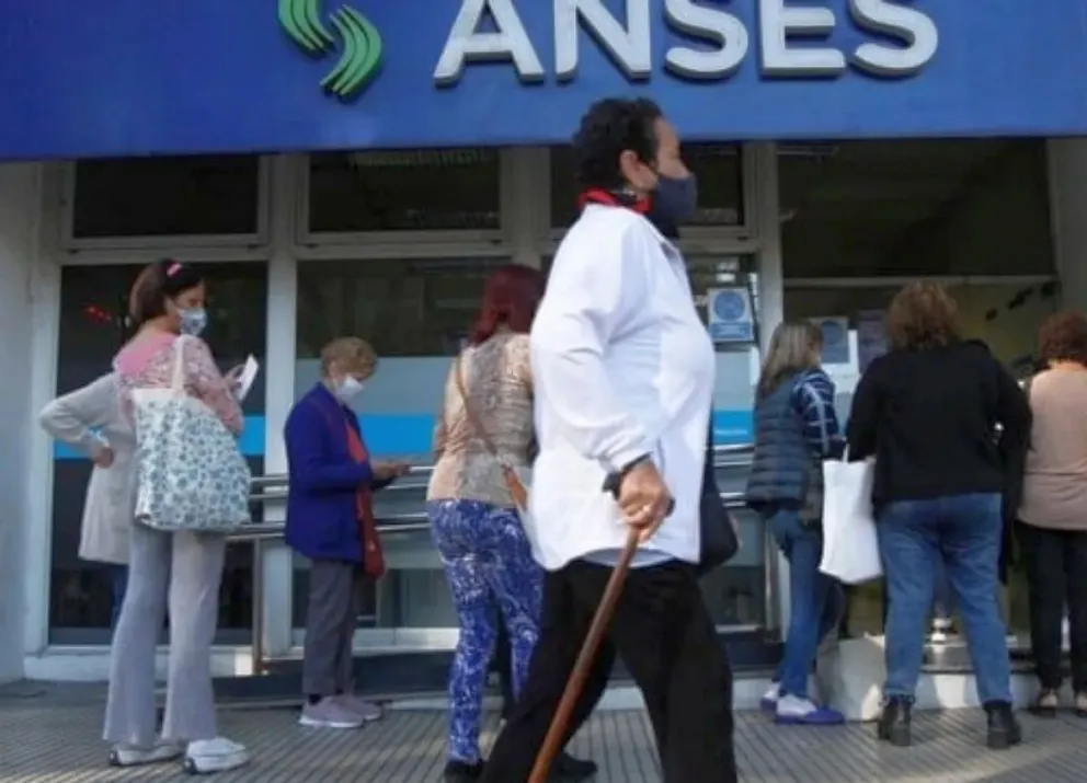 ANSES: Eliminan el registro de abogados y gestores para tramitar jubilaciones y Sturzenegger lo festejó como un nuevo golpe a la “casta”
