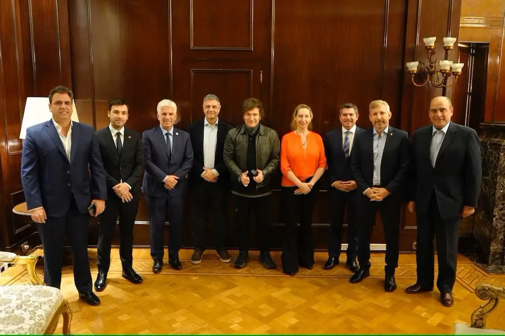Milei se reunió con gobernadores del PRO para abordar el Presupuesto 2025 y conseguir apoyo