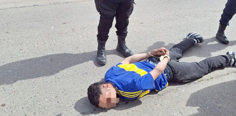 Amenazó a un joven con un revólver y terminó preso