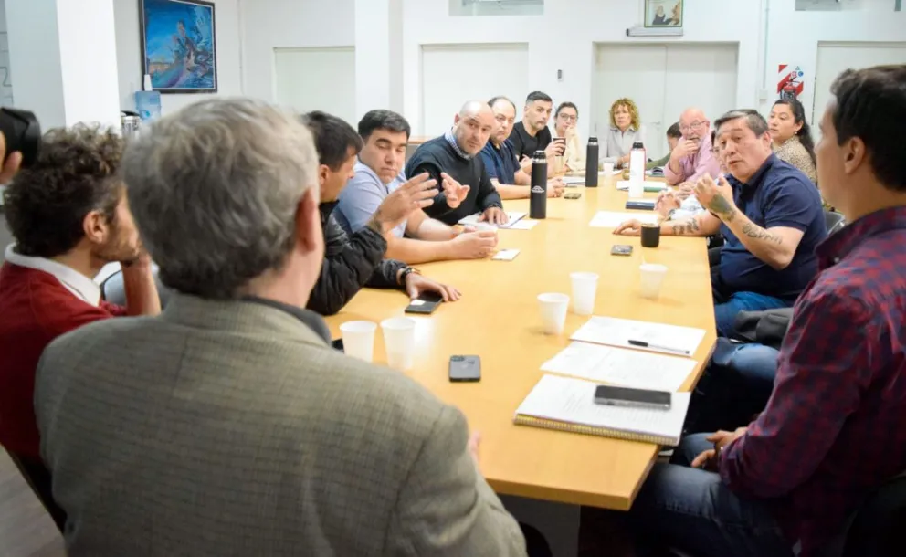 Referentes del sector de obras y construcción  se reunieron con concejales para debatir  modificación de la ordenanza macro