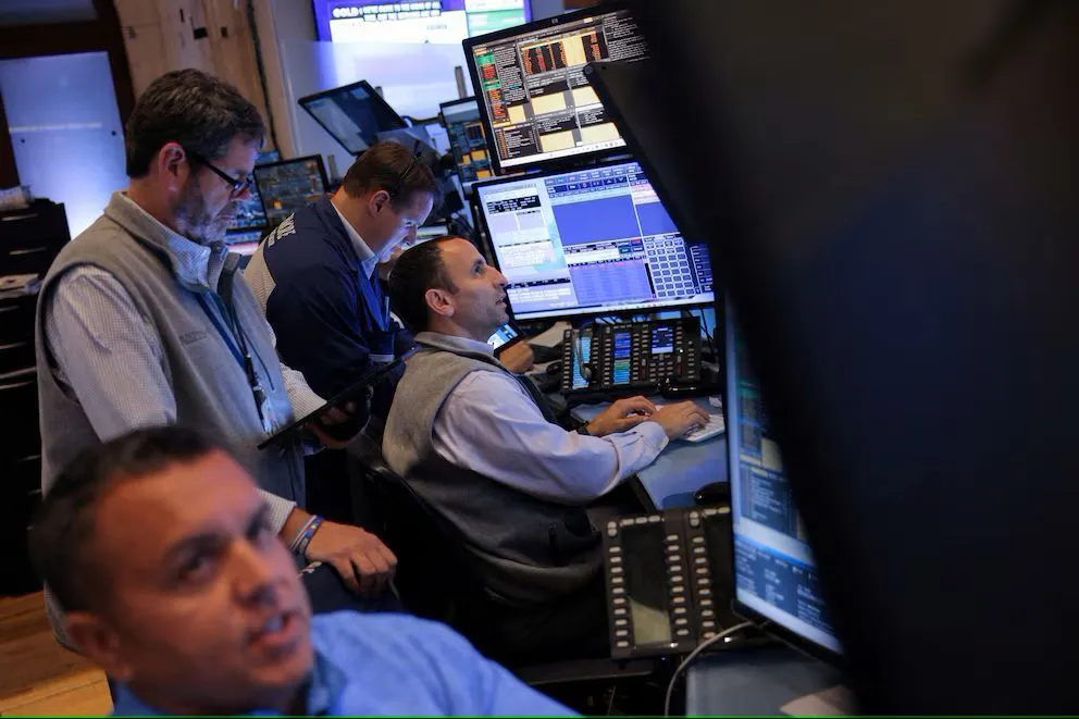 El riesgo país cae por debajo de los 1.000 puntos básicos