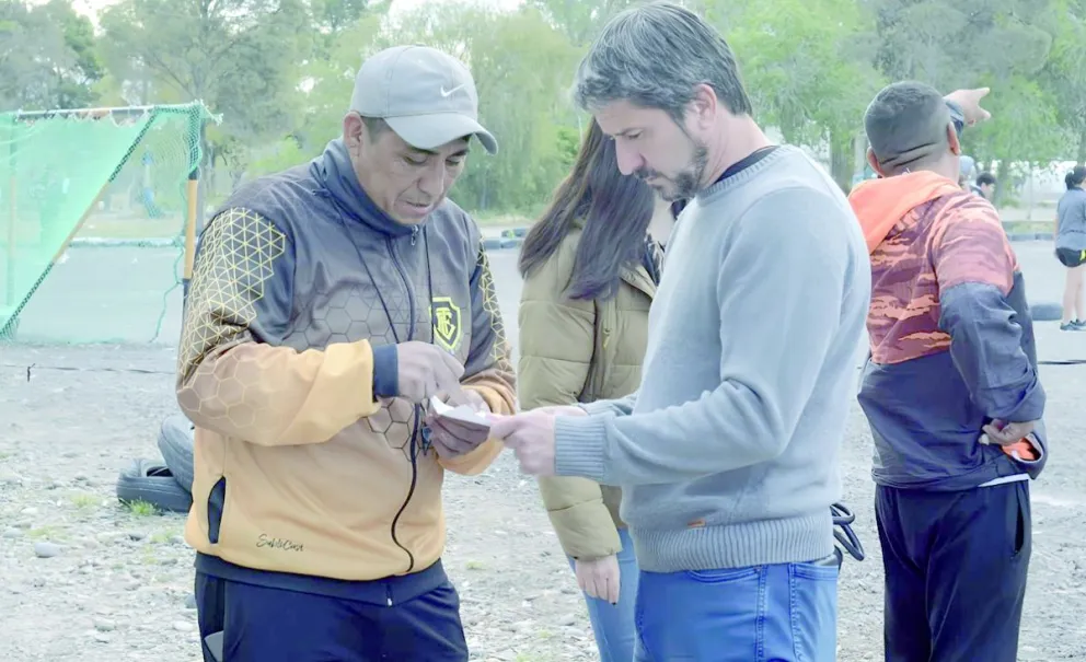 Merino visitó al club La Filial de barrio INTA