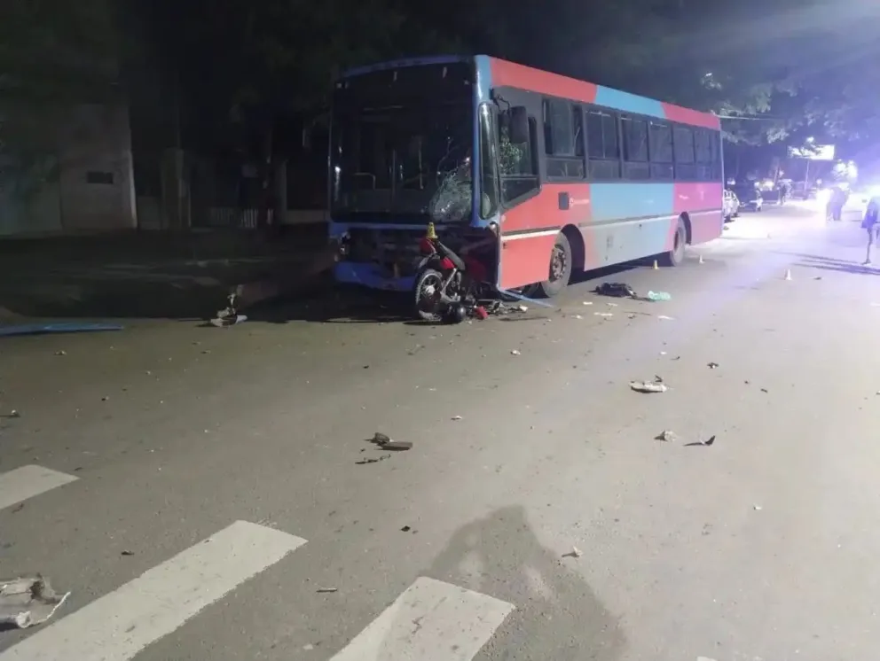 Trágico choque entre una moto y un colectivo en Las Heras 
