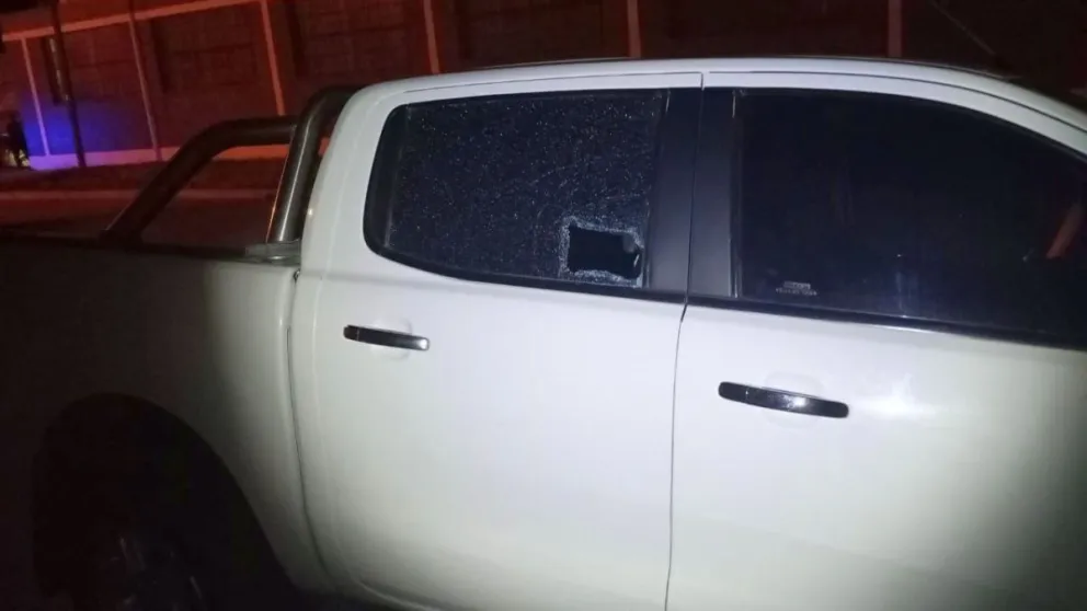Rompió el vidrio de una camioneta para sustraer elementos y fue detenido