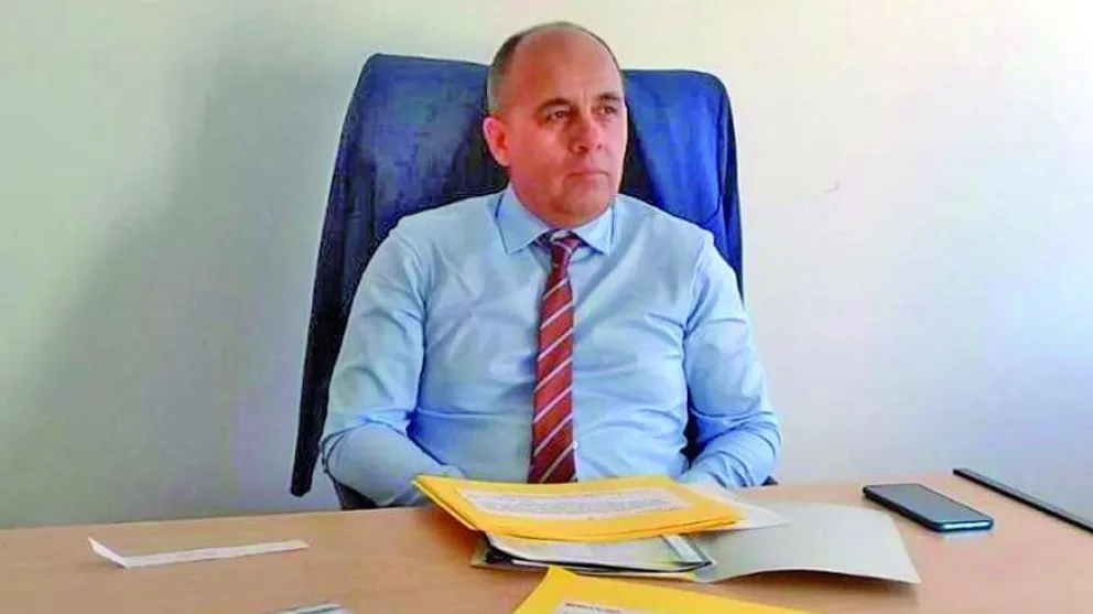“Se hará lo imposible para que el edificio del distrito  siga siendo de todos los trelewenses”, afirmó Cáceres
