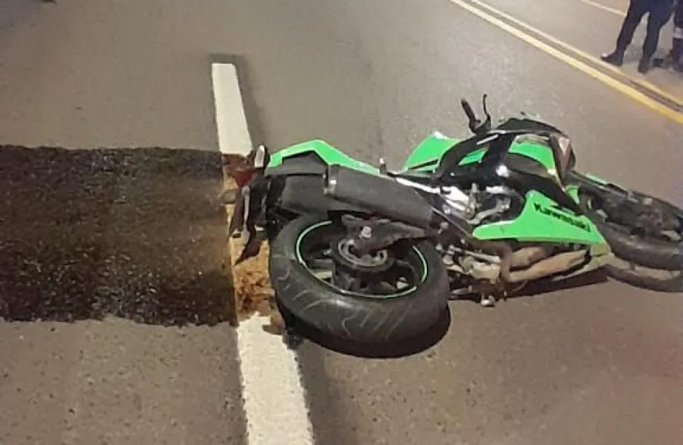 Motociclista fue herido tras ser impactado por una camioneta que se dio a la fuga