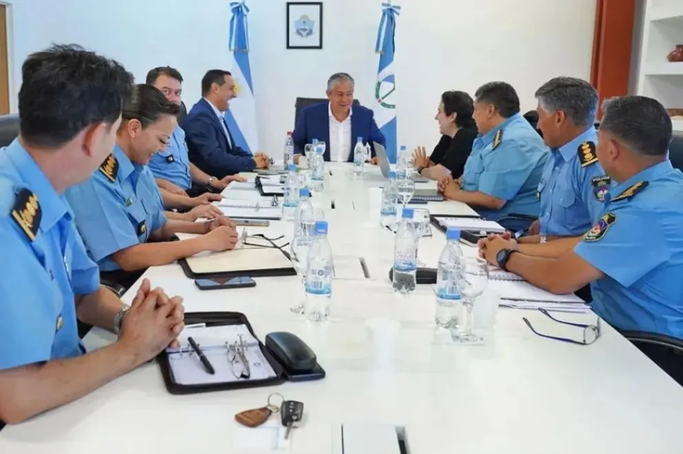 Histórico aumento salarial para la policía neuquina