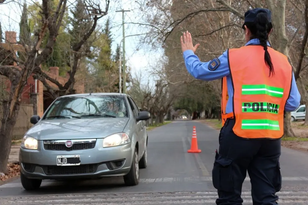 No va más la cédula azul: Cómo autorizar a un tercero a manejar su auto y no tener inconvenientes