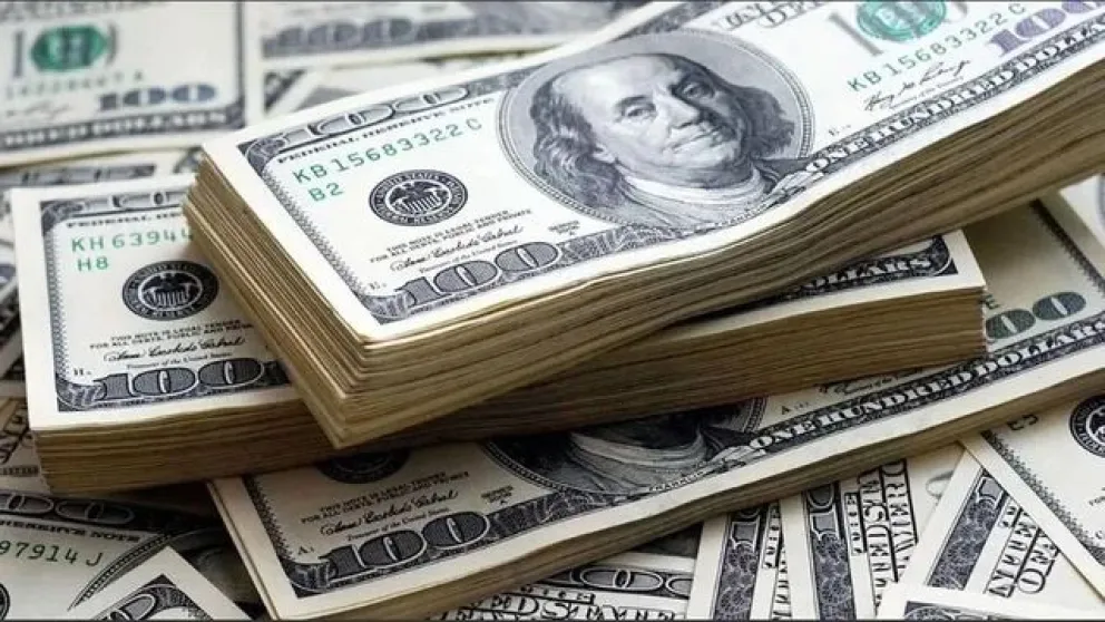 Mercado cambiario sin intervención oficial: el dólar minorista se mantiene en $1.125