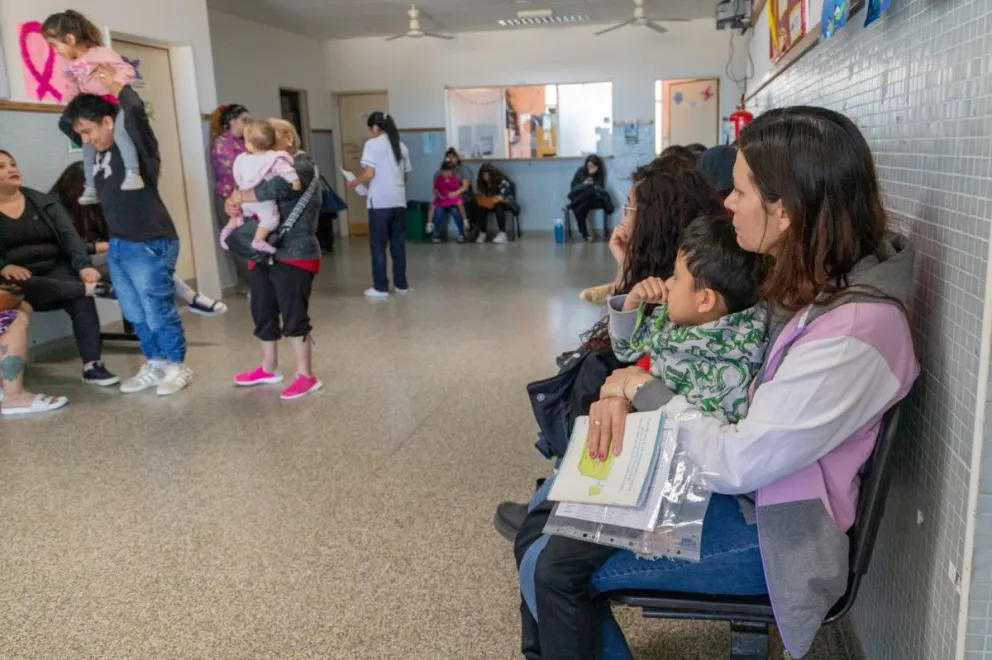 El tráiler de salud cerró su estadía en el barrio Quirno Costa con una jornada para mujeres