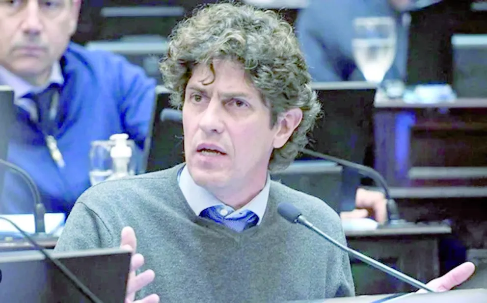 La UCR repudió el “ataque inédito” al Comité Nacional del partido y exigió una “rápida” identificación de los responsables