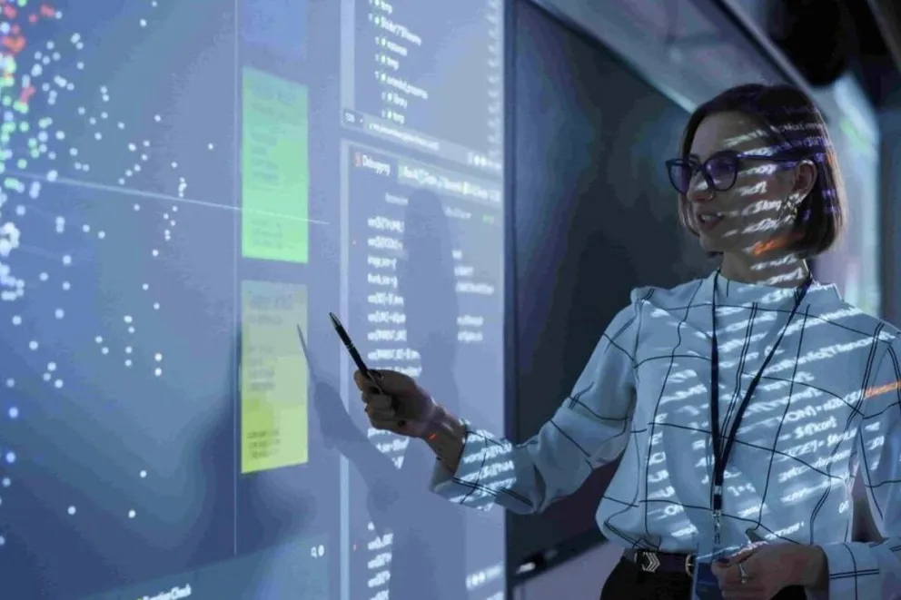 Inteligencia Artificial: El 54% de los docentes universitarios ya la emplea para diseñar propuestas de enseñanza