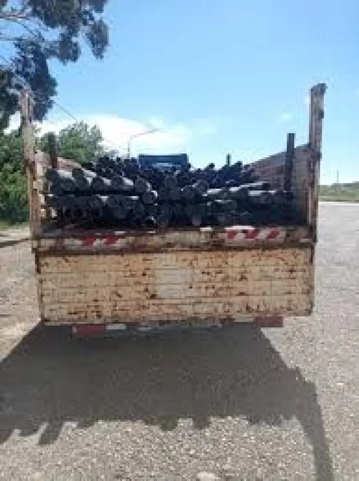Detención de un camionero con un enorme cargamento de caños robados