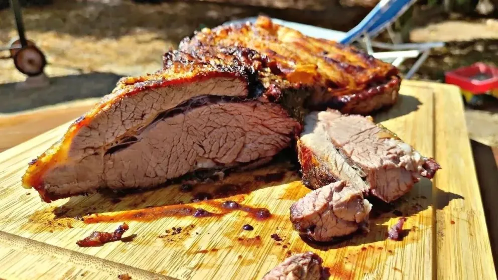 El kilo de asado y la diferencia de precios si se compra en una carnicería o cadena de supermercado