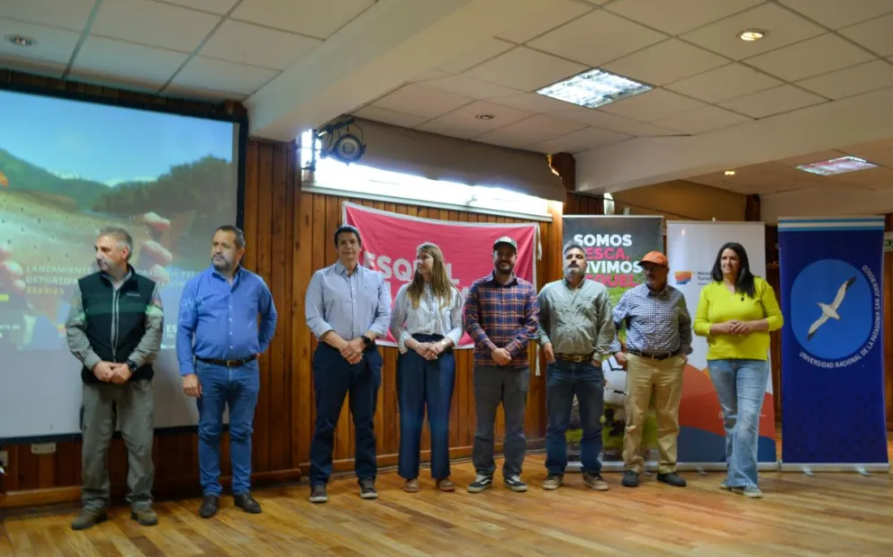 Esquel: Entregaron certificados a más de 60 nuevos Guías de Pesca Deportiva Continental