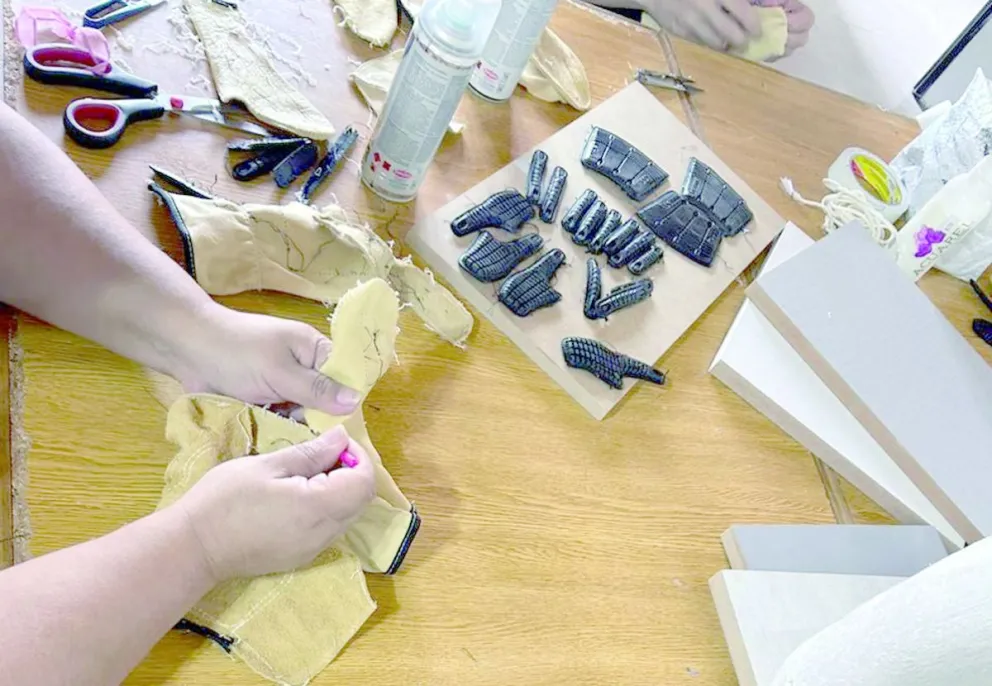 Realizan un curso de producción textil sostenible con materiales reciclados en Comodoro