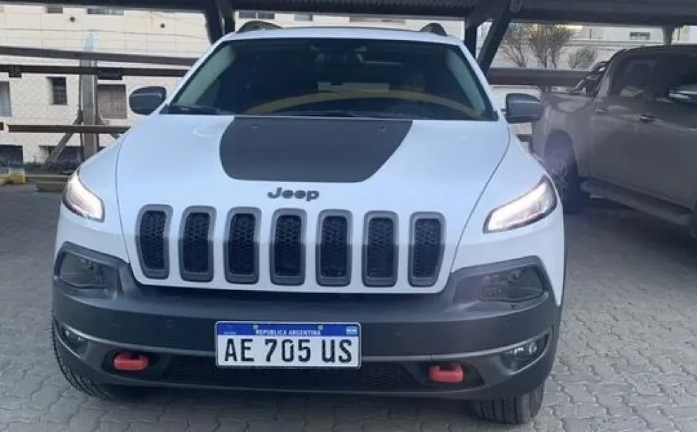 Se trabaja en accesos y con dependencias de otras localidades para dar con el Jeep robado en Rada Tilly