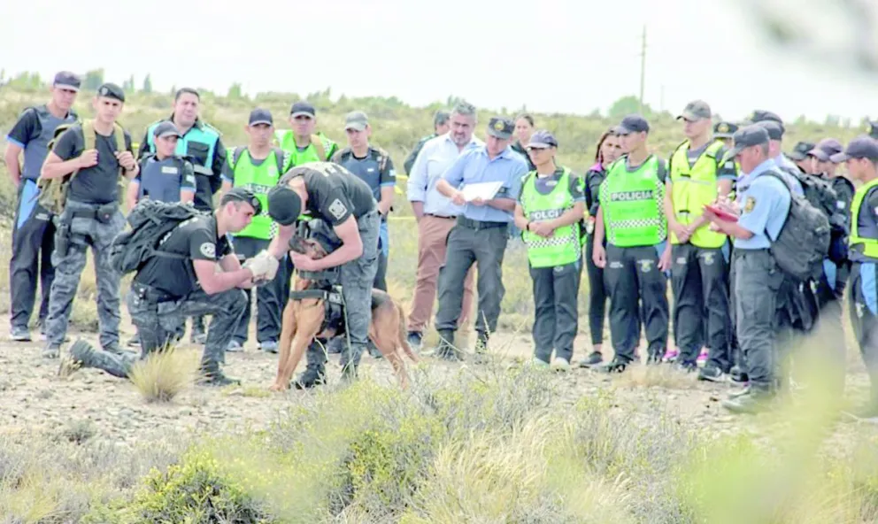 Policía realizó simulacro de búsqueda de personas en Rawson