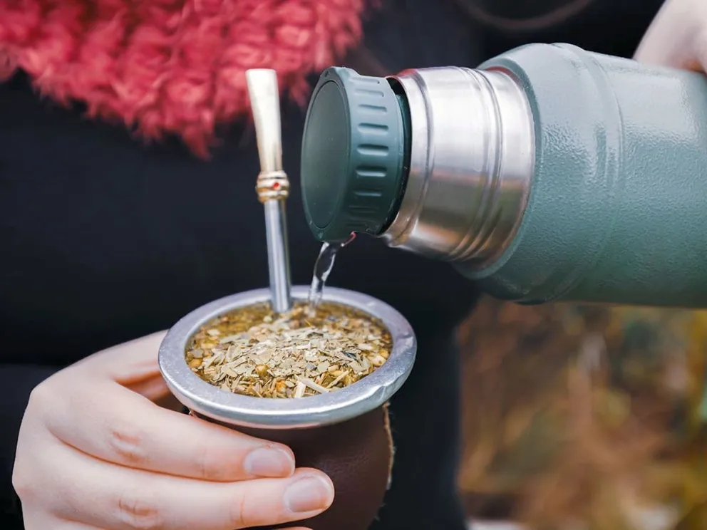 Sigue la caída del consumo local de yerba mate