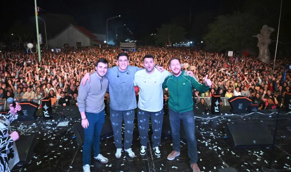 Dolavon: Torres estuvo presente en el multitudinario cierre de la séptima edición del “Chorilavon”