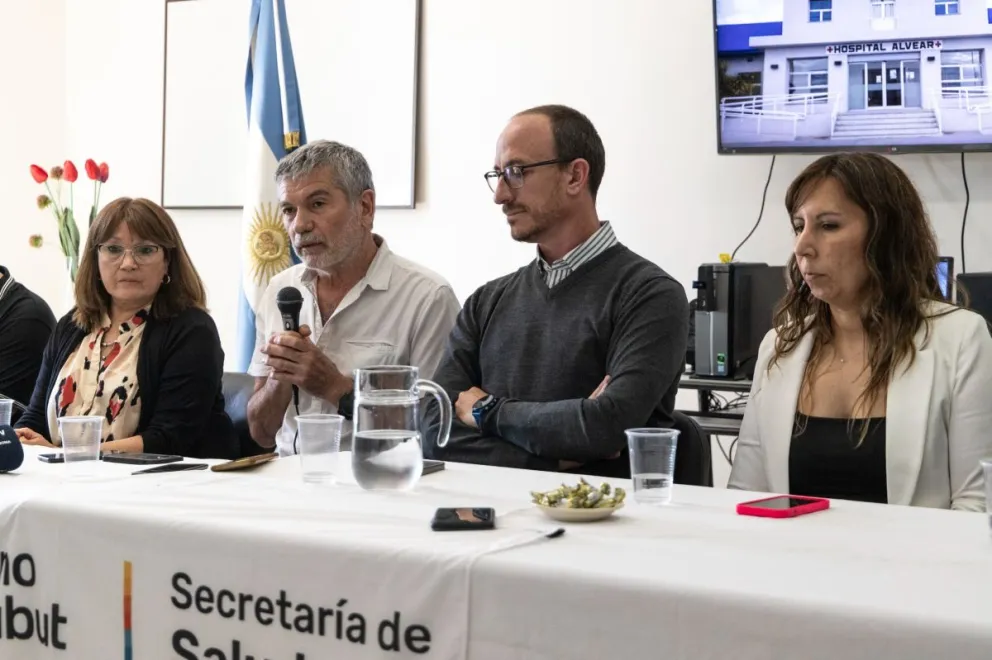 Espíndola: confió en el éxito de la nueva gestión y valoró a los trabajadores que “van haciendo grande a este hospital todos los días”
