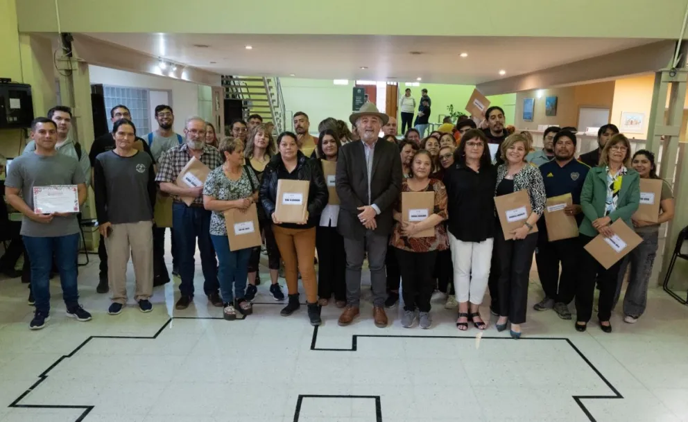 Othar participó de la entrega de certificados a profesores de los Talleres Culturales 2024