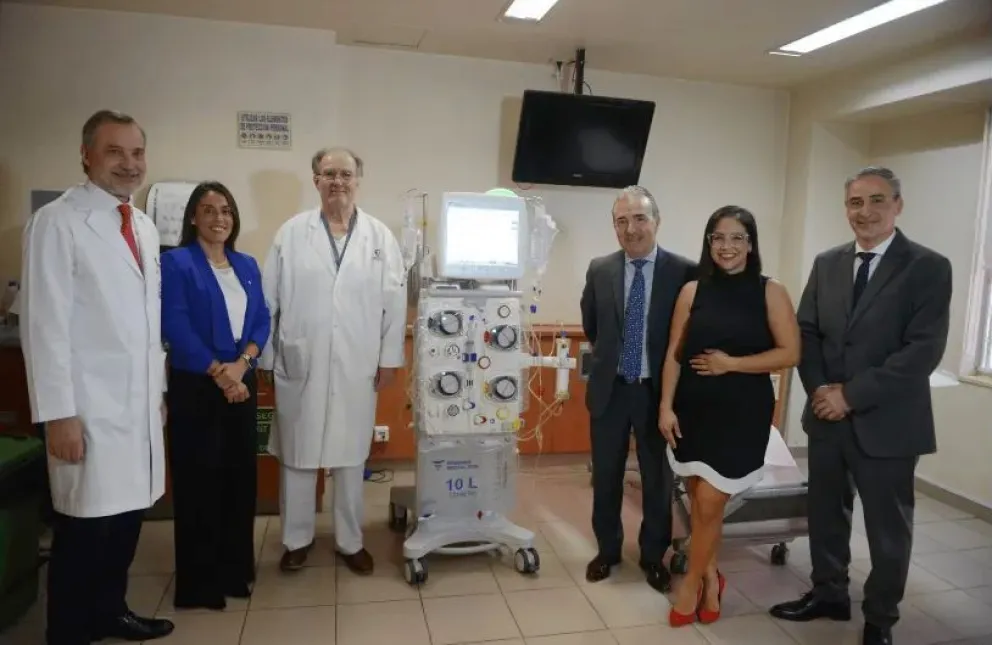 El Grupo Olmos entregó equipamiento de última generación al área de nefrología de la Fundación Favaloro